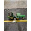 Image 2 : Die Cast ERTL John Deere and Round Baler Toy