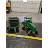Image 3 : Die Cast ERTL John Deere and Round Baler Toy