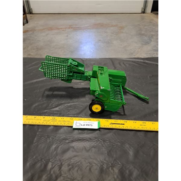 Die Cast ERTL John Deere 348 Baler Toy