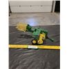 Image 1 : Die Cast ERTL John Deere Baler Toy