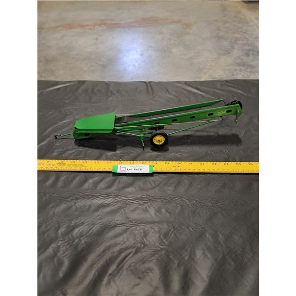 Tin John Deere Hay Elevator Toy-broken belt