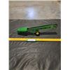 Image 1 : Tin John Deere Hay Elevator Toy-broken belt