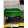 Image 4 : Tin ERTL John Deere Chuck Wagon Toy