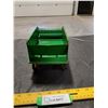 Image 5 : Tin ERTL John Deere Chuck Wagon Toy