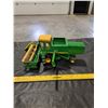 Image 3 : Die Cast John Deere 6600 Combine Toy