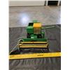 Image 5 : Die Cast John Deere 6600 Combine Toy