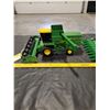 Image 5 : Die Cast ERTL John Deere  Turbo Combine Toy