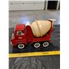 Image 4 : Tin Tonka Cement Truck Toy