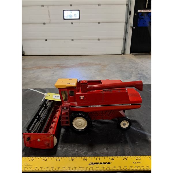 Die Cast International Axial Flow Combine Toy