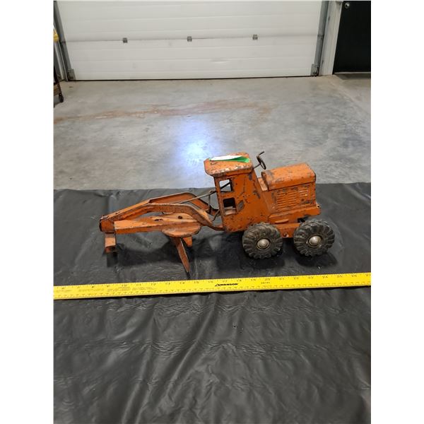 Tin Grader Toy-missing wheels