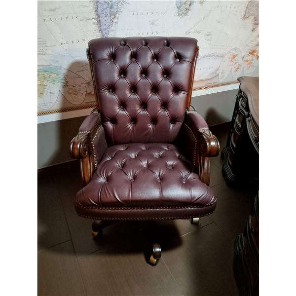 **Wood and Leather-Look Rolling Office Chair