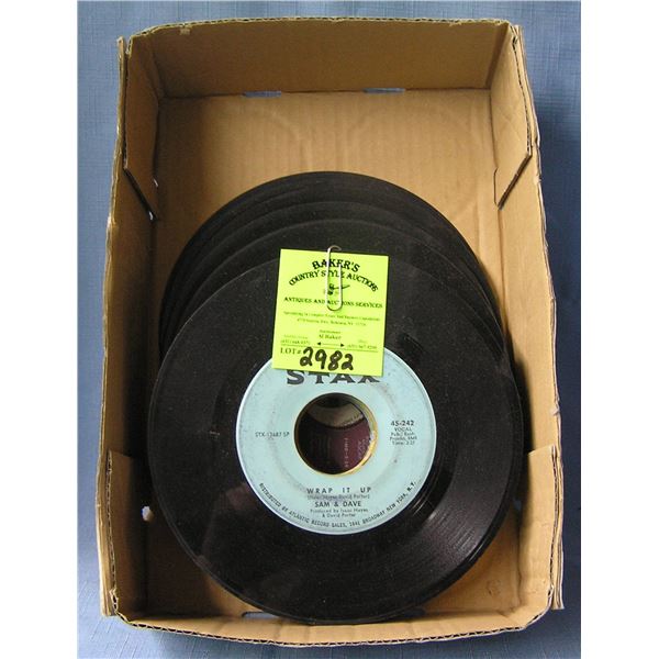 Mixed group of vintage 45 RPM records