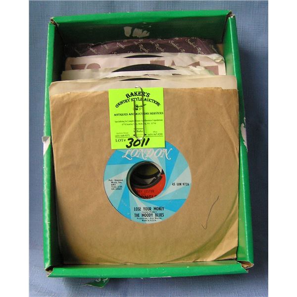 Mixed group of vintage 45 RPM records