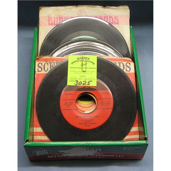 Mixed group of vintage 45 RPM records