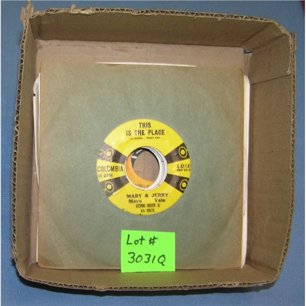 Mixed group of vintage 45 RPM records