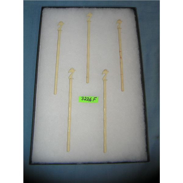 Vintage segrum and ink sitirans