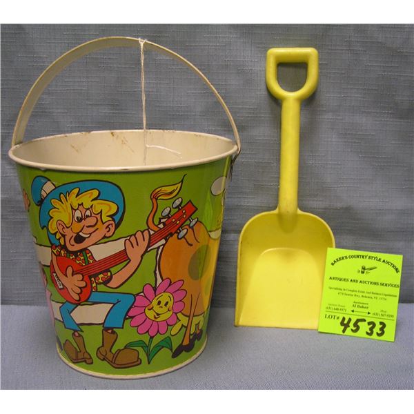 Vintage all tin childs sand pail and shovel set