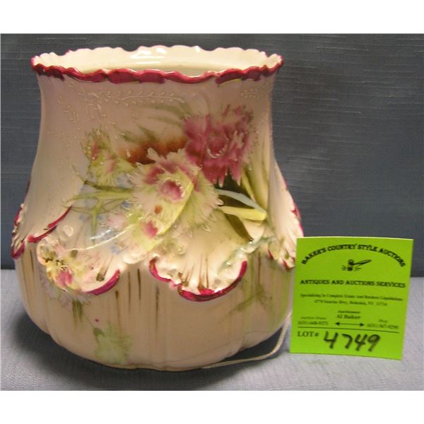 Early porcelain floral decorated bowl