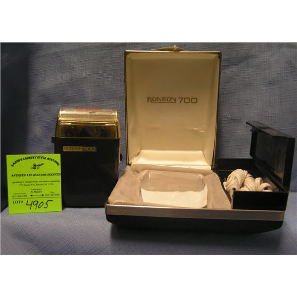 Vintage Ronson 700 shaving kit with original case