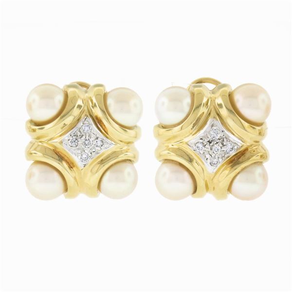14k Yellow Gold 0.15 ctw Pave Diamond w/ 7.6mm Pearl Corners Dome Button Earring