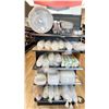 Image 1 : 2 SHELVES OF ASSORTED DISPOSABLE FOOD CONTAINERS