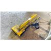 Image 2 : FORKLIFT TRAILER PULLING ATTACHMENT