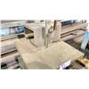 Image 2 : GREY INDUSTRIAL VERTICAL BANDSAW ON STAND
