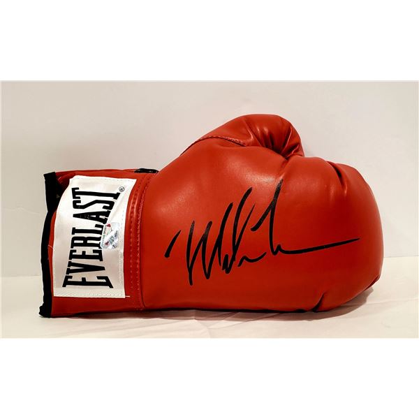 Mike Tyson-Autograph boxing glove