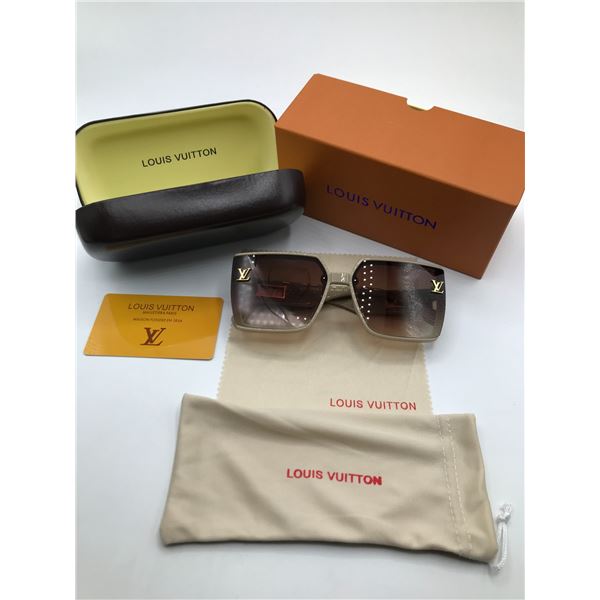 BNIB SUNGLASSES WITH CASE AND ACCESSORIES