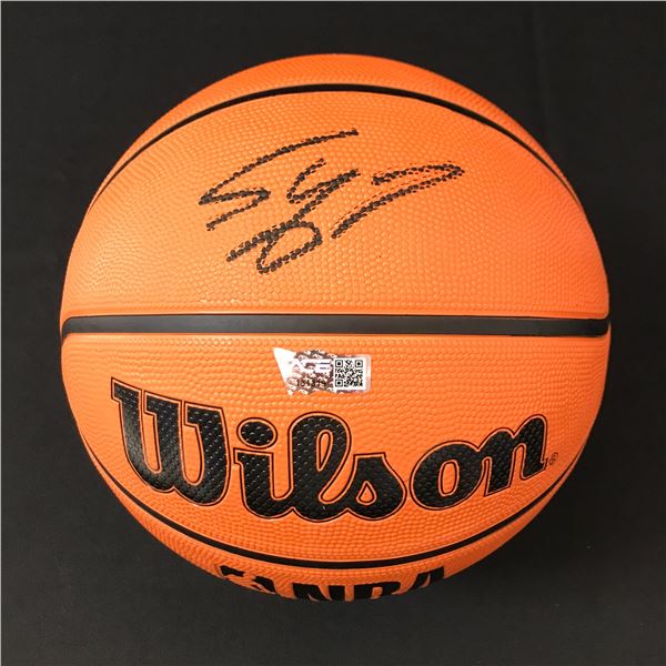 SHAQUILLE O'NEAL SIGND BASKETBALL - ACE COA