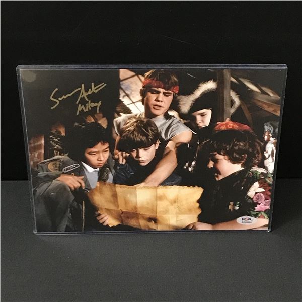 SEAN ASTIN SIGNED AND INSCRIBED 'MIKEY' GOONIES 8X10 - PSA COA