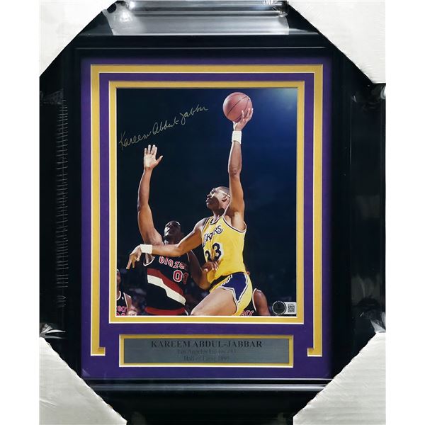 Kareem Abdul Jabbar Autographed Framed 8x10 Photo Los Angeles Lakers Full Name Beckett
