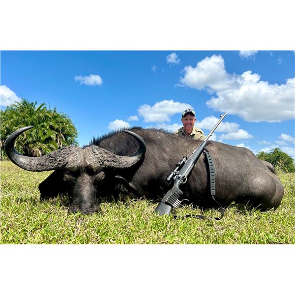 7-Day Mozambique Cape buffalo Hunt for 1 Hunter