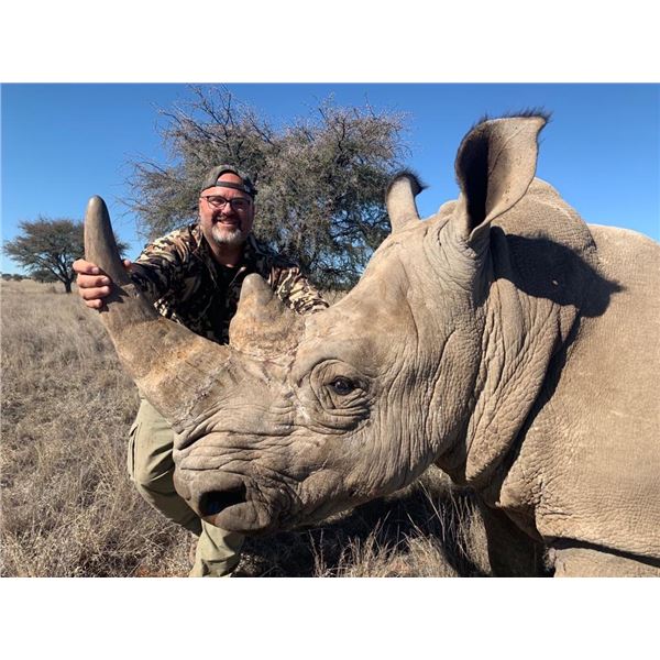 7-Day South Africa Exportable Rhino Bull Hunt For 1 Hunter & 1 Non-Hunter