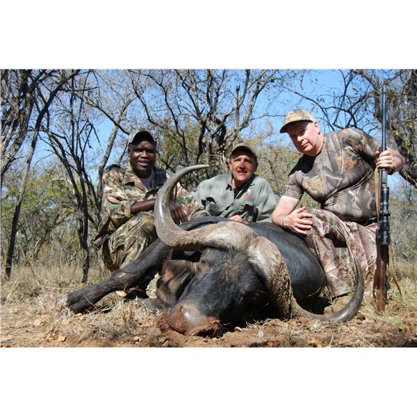 7-Day South African Buffalo Hunt for 1 Hunter Matewetwe Safaris