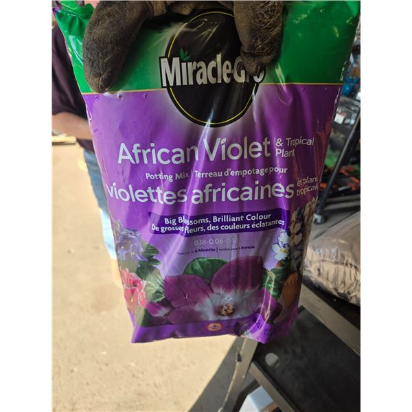 2 Bags Of Miracle Grow