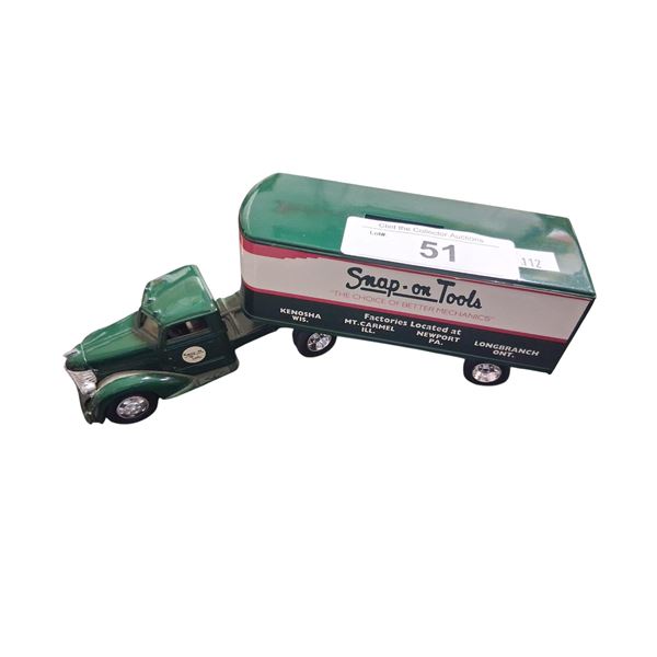 Limited edition ERTL Snap-On Tools 1945 Diamond T die cast coin bank 9" long