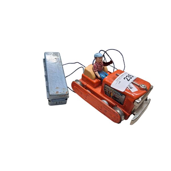 Battery operated children's tin tractor toy 6"