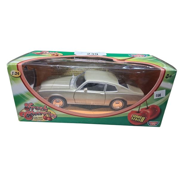 NIB 1:24 scale 1971 Mercury Comet die cast car