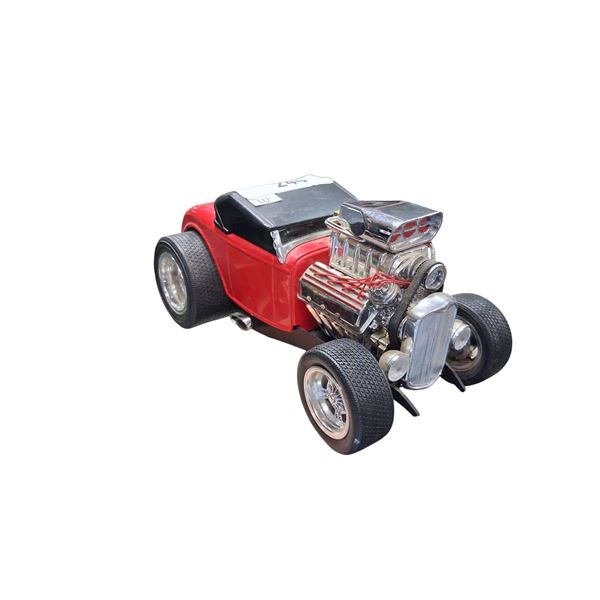 1:18 scale Muscle Machine Ford hot rod