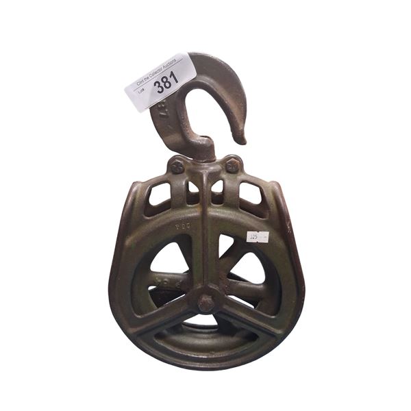 Vintage steel pulley14" tall