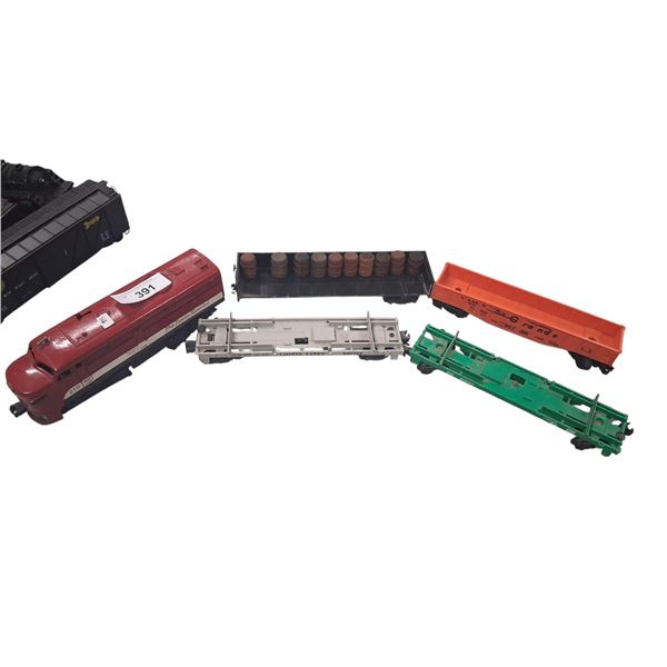 6 vintage train pieces