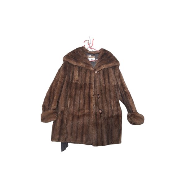 Pappas Furs coat made in Vancouver fits like womens Large