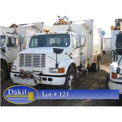 2002 INTERNATIONAL 4900 REFUSE TRUCK,