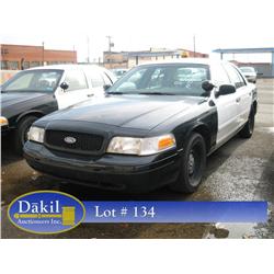 2001 FORD CROWN VIC POLICE B&W,