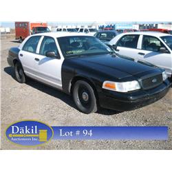 2001 FORD CROWN VIC POLICE B&W,