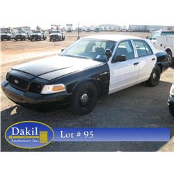 2001 FORD CROWN VIC POLICE B&W,