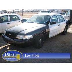 2001 FORD CROWN VIC POLICE B&W,