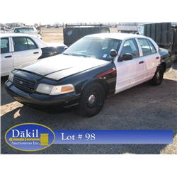 2000 FORD CROWN VIC POLICE B&W,