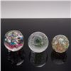 Image 3 : 3pc Controlled Bubble Glass Paperweights